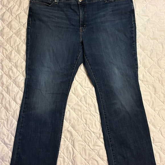 Women’s size 26 plus Levi’s bootcut jeans. Used, good condition. - Picture 3 of 7